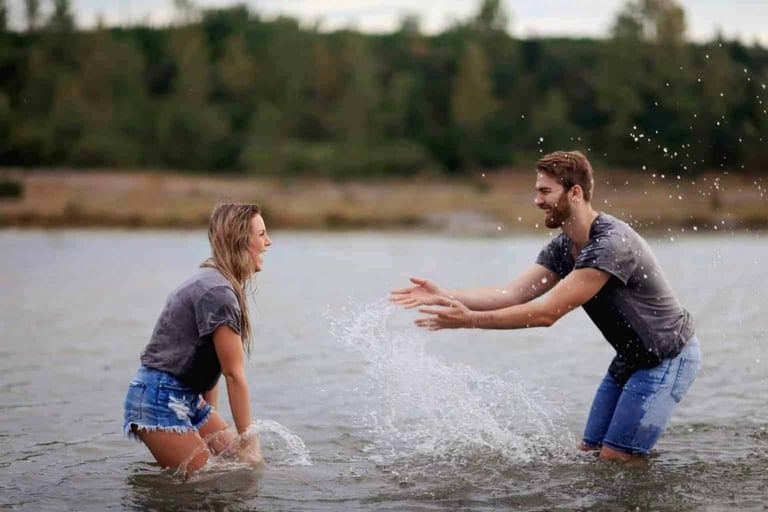 31 Signs A Girl Likes You (From Obvious to Hidden)
